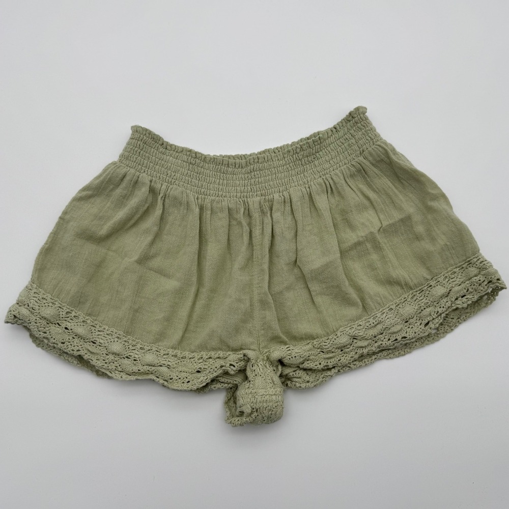 BDG Urban Outfitters Light Sage‎ Green Smocked Lace Trim Shorts Large